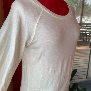 🧶 L Bench light sweater summer cream crew neck thumbholes